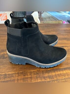 Sonoma Black Suede Chelsea Bootie — Women’s Ankle Boot size 11 M